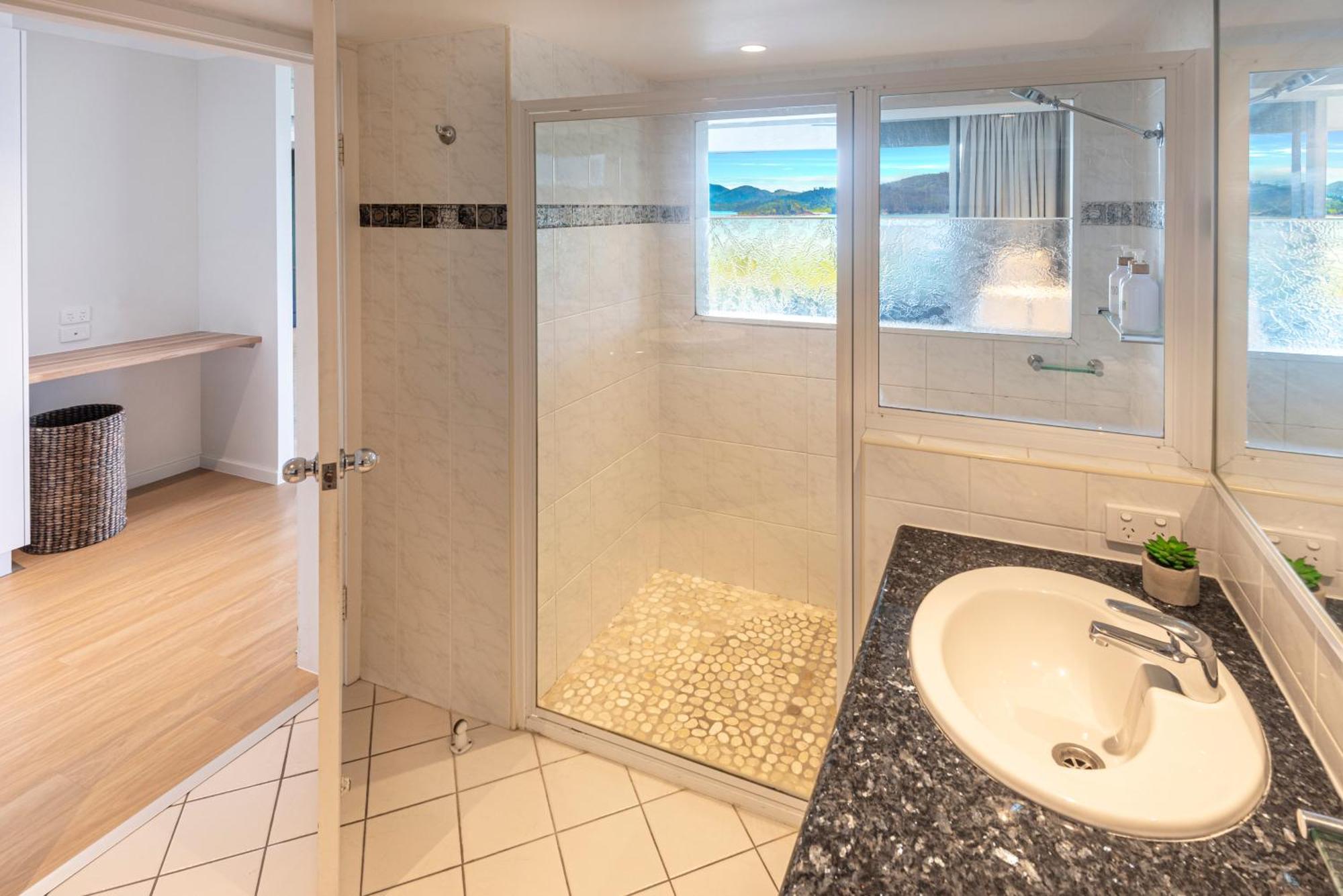 Lagoon Beachfront Lodge 202 On Hamilton Island By Hamorent Экстерьер фото